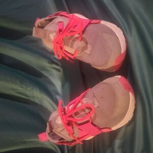 Nike Pink and Gray Athletic Shoes with Cushioned Midsole